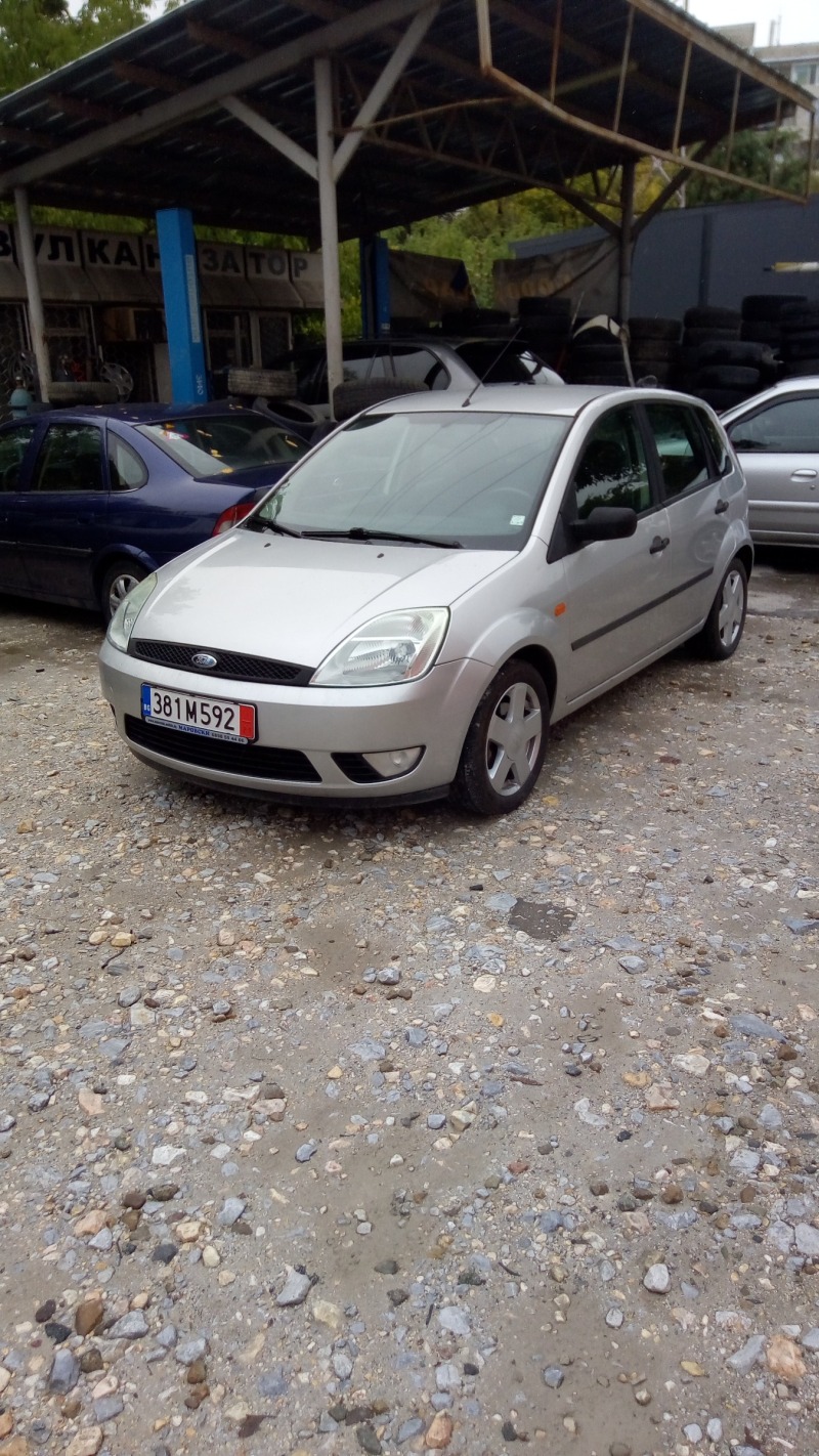 Ford Fiesta, снимка 1 - Автомобили и джипове - 46279393