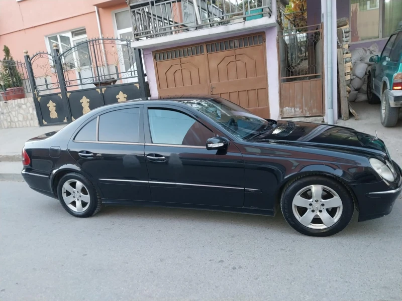 Mercedes-Benz E 270, снимка 5 - Автомобили и джипове - 47895998