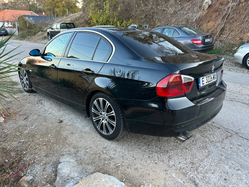 BMW 320 320d КАТО НОВА  6 скорости, снимка 14 - Автомобили и джипове - 48308506