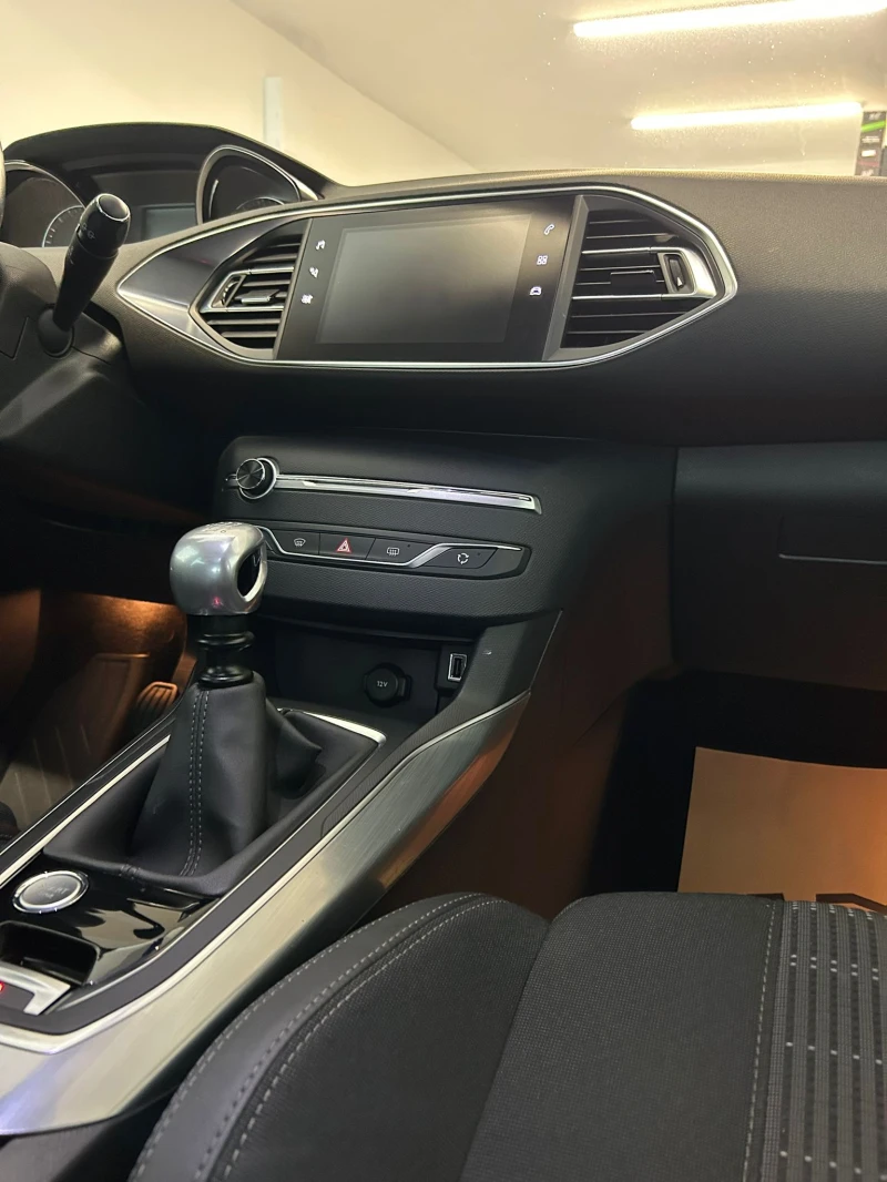 Peugeot 308 1.5HDI Allure Keyless/Темпомат/6м. гаранция, снимка 11 - Автомобили и джипове - 48642701