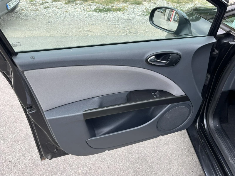 Seat Leon 1.4I 86кс  EURO 4 КЛИМАТИК, снимка 7 - Автомобили и джипове - 51172088