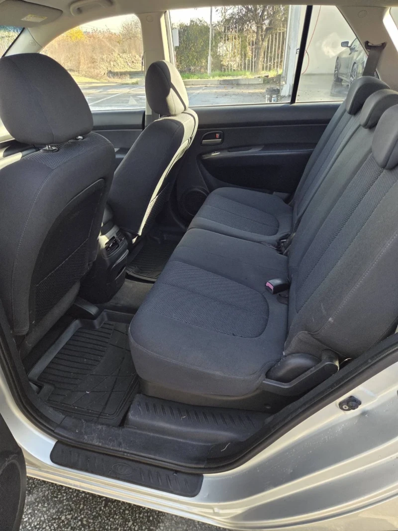Kia Carens 2.0CRDI, снимка 9 - Автомобили и джипове - 52632883