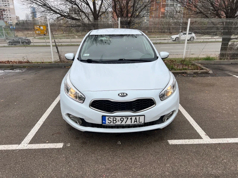 Kia Ceed / 1, 4 бензинов / Газ EURO 5, снимка 3 - Автомобили и джипове - 53057078