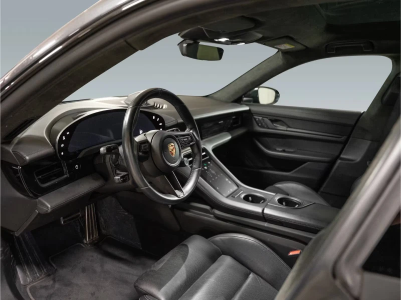 Porsche Taycan GTS/598HP/SURROUND-VIEW/BOSE/360/INNO-DRIVE/853v, снимка 9 - Автомобили и джипове - 53044868