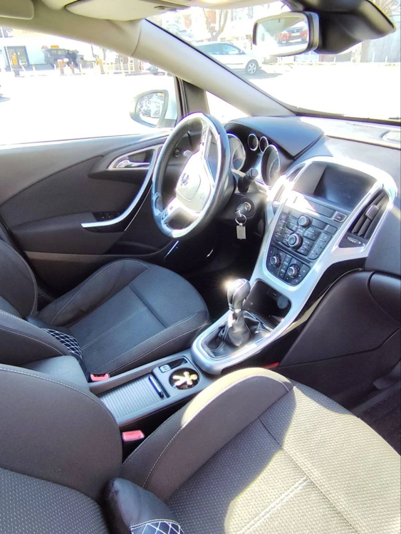 Opel Astra J, снимка 8 - Автомобили и джипове - 53140686