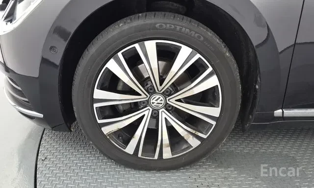 VW Arteon 2.0 TDI / DISTRONIC / ШИБИДАХ / ОБДУХ / ЛИЗИНГ, снимка 5 - Автомобили и джипове - 55874072