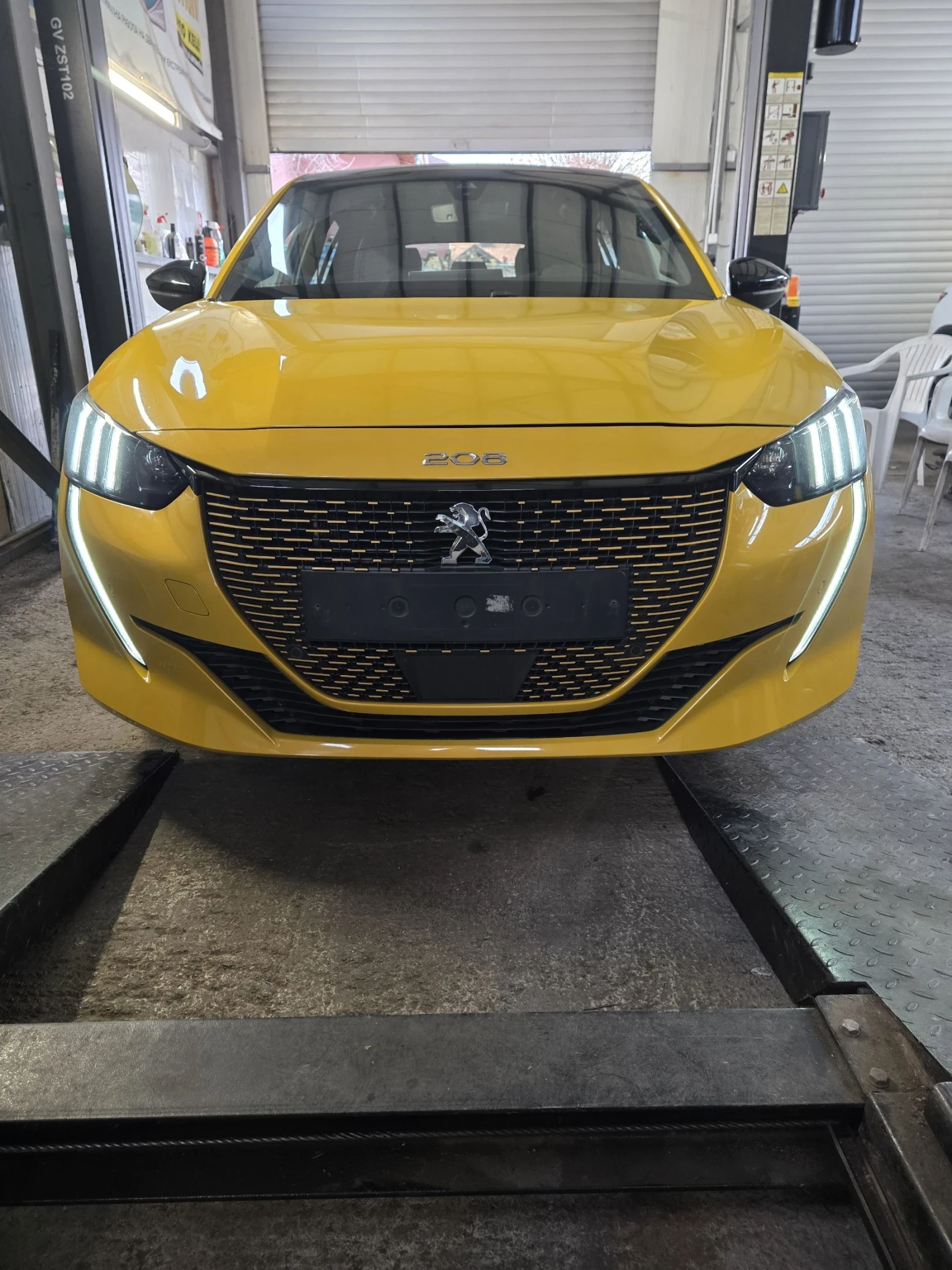 Peugeot 208 GT FULL, снимка 1