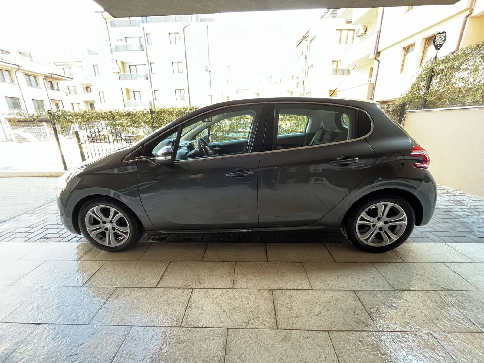 Peugeot 208 1.4 VTI - изображение 4