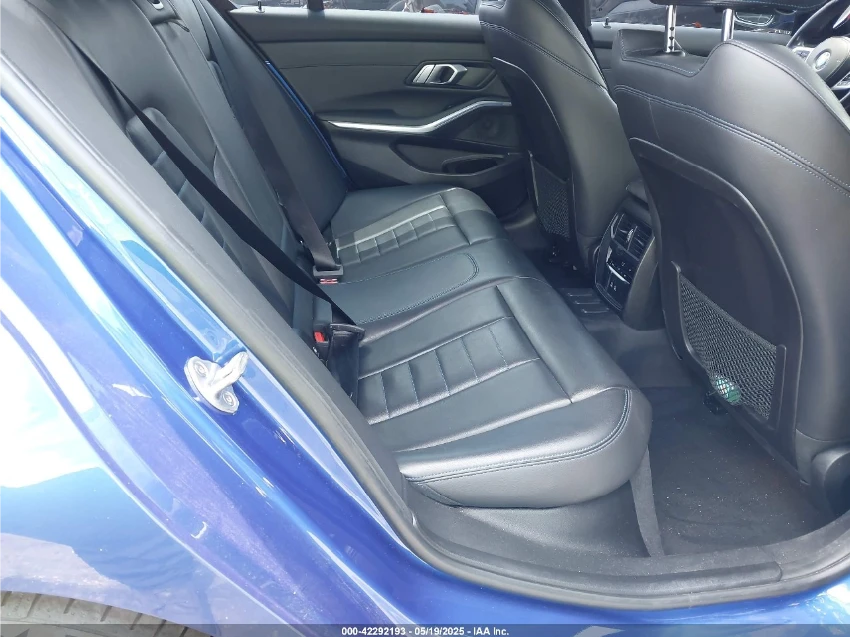 BMW 330 I* M-PACK* RECARO* AMBIENT* M-ОКАЧВАНЕ - изображение 9