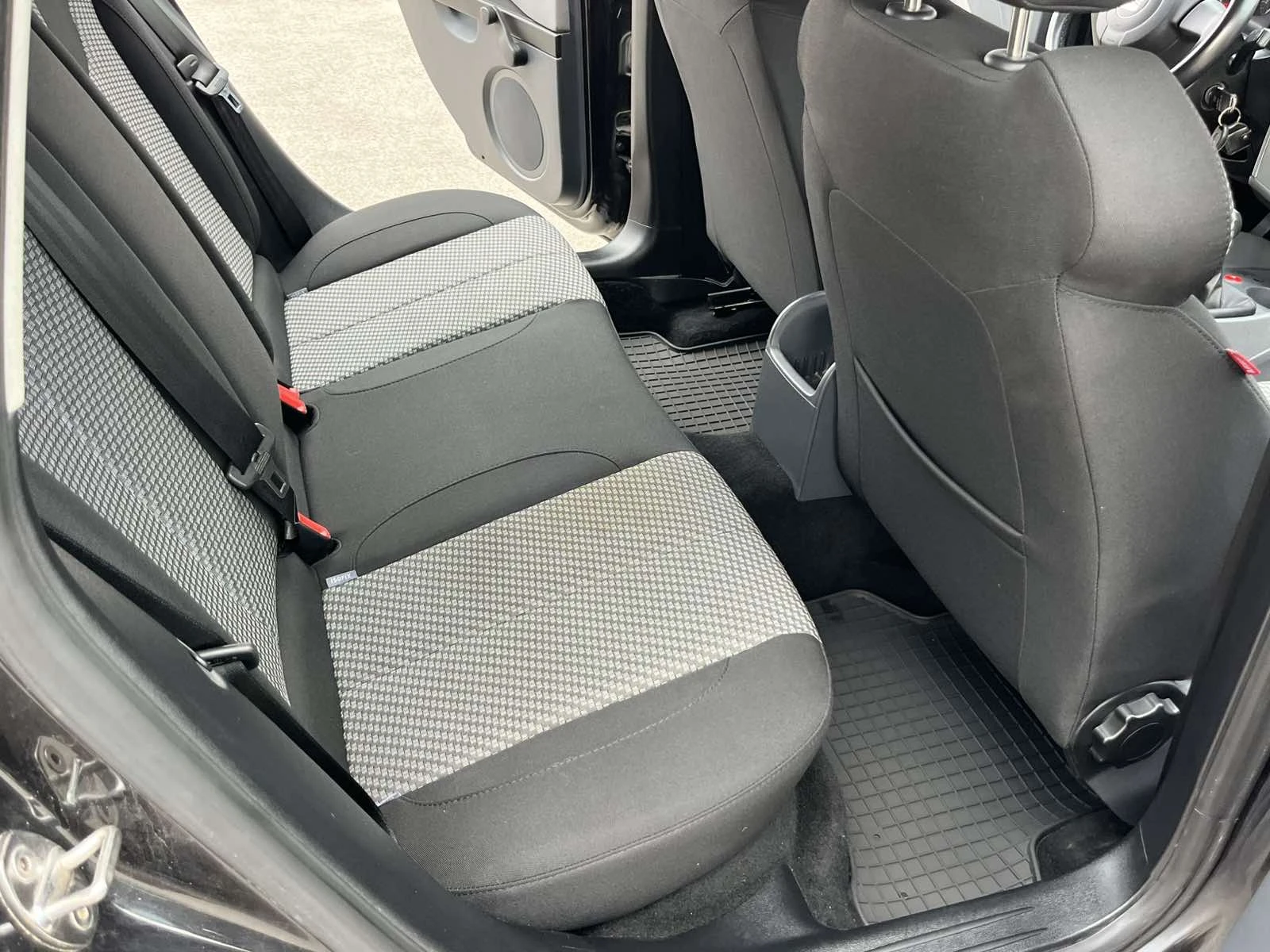 Seat Leon 1.4I 86кс  EURO 4 КЛИМАТИК - изображение 10
