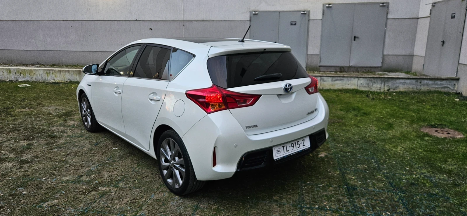 Toyota Auris 1.8, Ful Max, панорама, JBL, Кожа, Фул Екстри - изображение 6