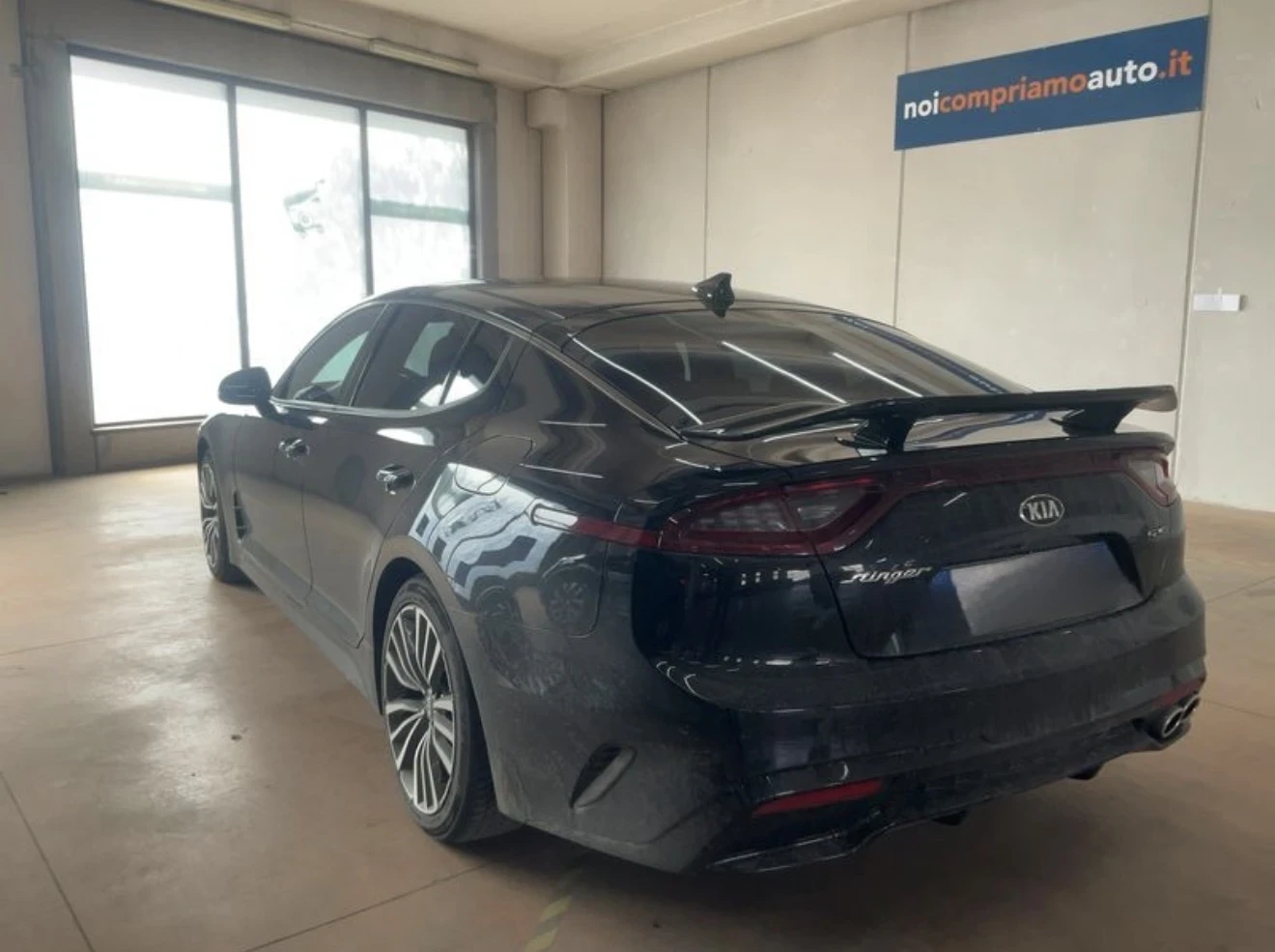 Kia Stinger 2.2CRDI-GT-Line-Лизинг през Уникредит , снимка 5 - Автомобили и джипове - 53977514