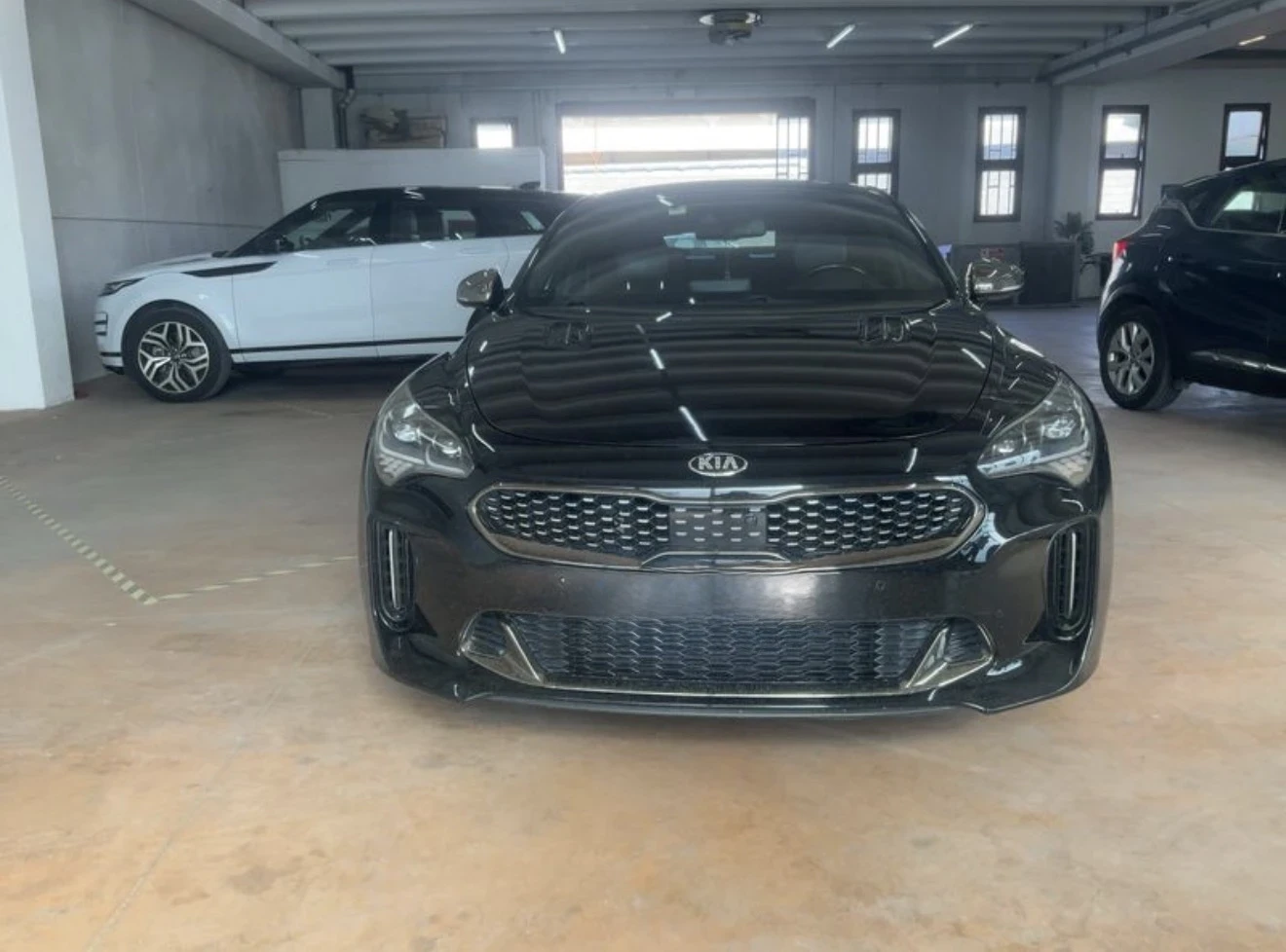 Kia Stinger 2.2CRDI-GT-Line-Лизинг през Уникредит , снимка 2 - Автомобили и джипове - 53977514