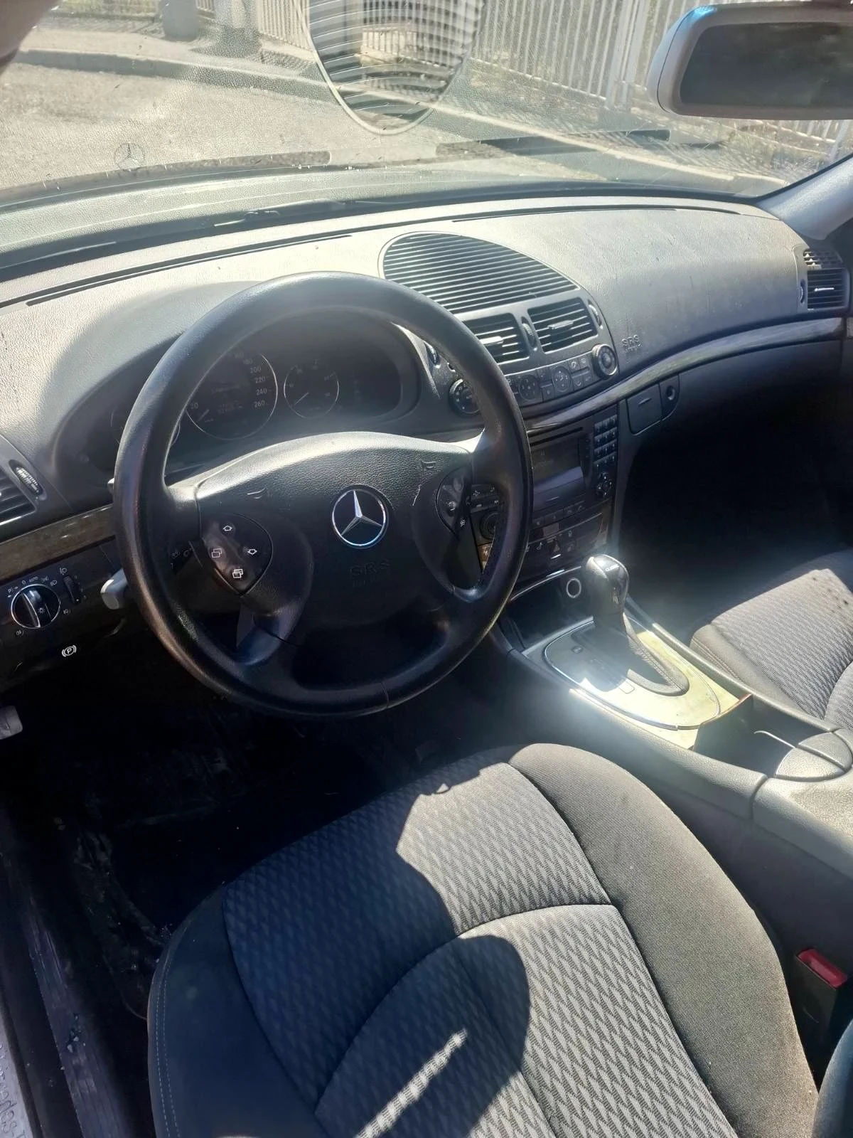 Mercedes-Benz E 220, снимка 6 - Автомобили и джипове - 54114306