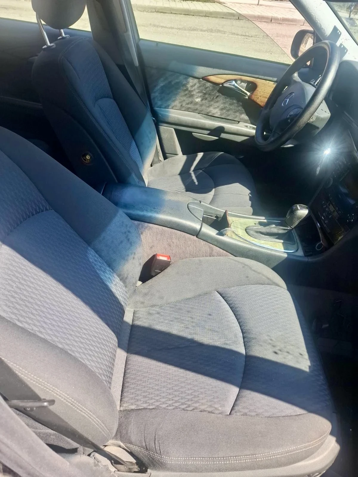 Mercedes-Benz E 220, снимка 7 - Автомобили и джипове - 54114306