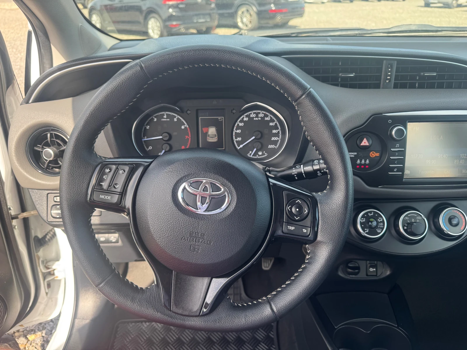 Toyota Yaris 1.0 * 65 000km* , снимка 10 - Автомобили и джипове - 54932892