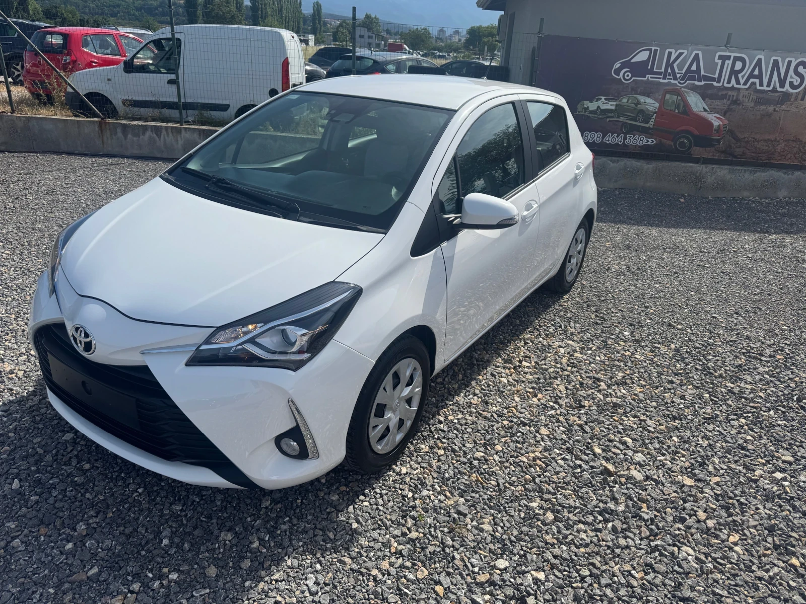 Toyota Yaris 1.0 * 65 000km* , снимка 3 - Автомобили и джипове - 54932892
