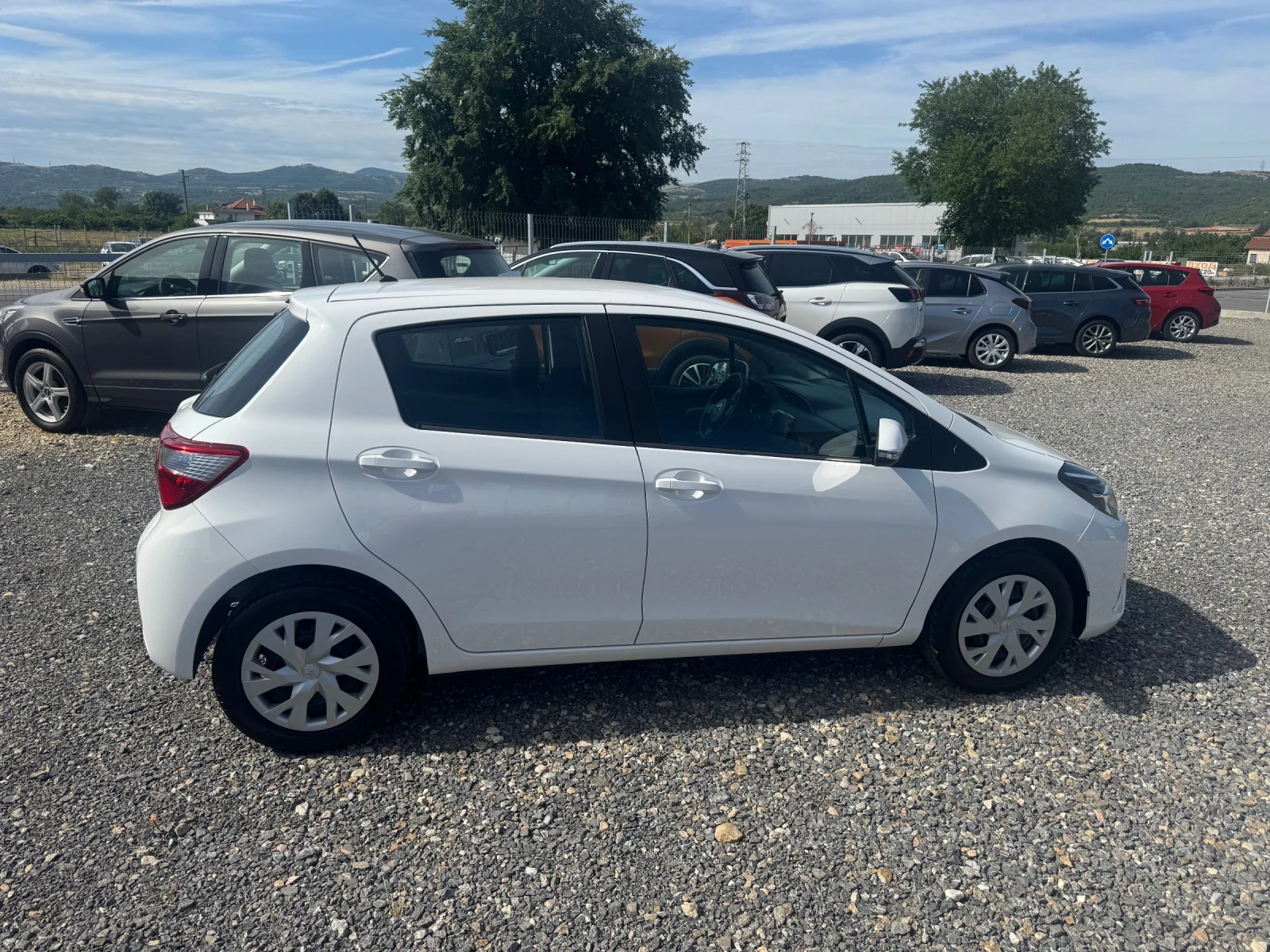 Toyota Yaris 1.0 * 65 000km* , снимка 7 - Автомобили и джипове - 54932892