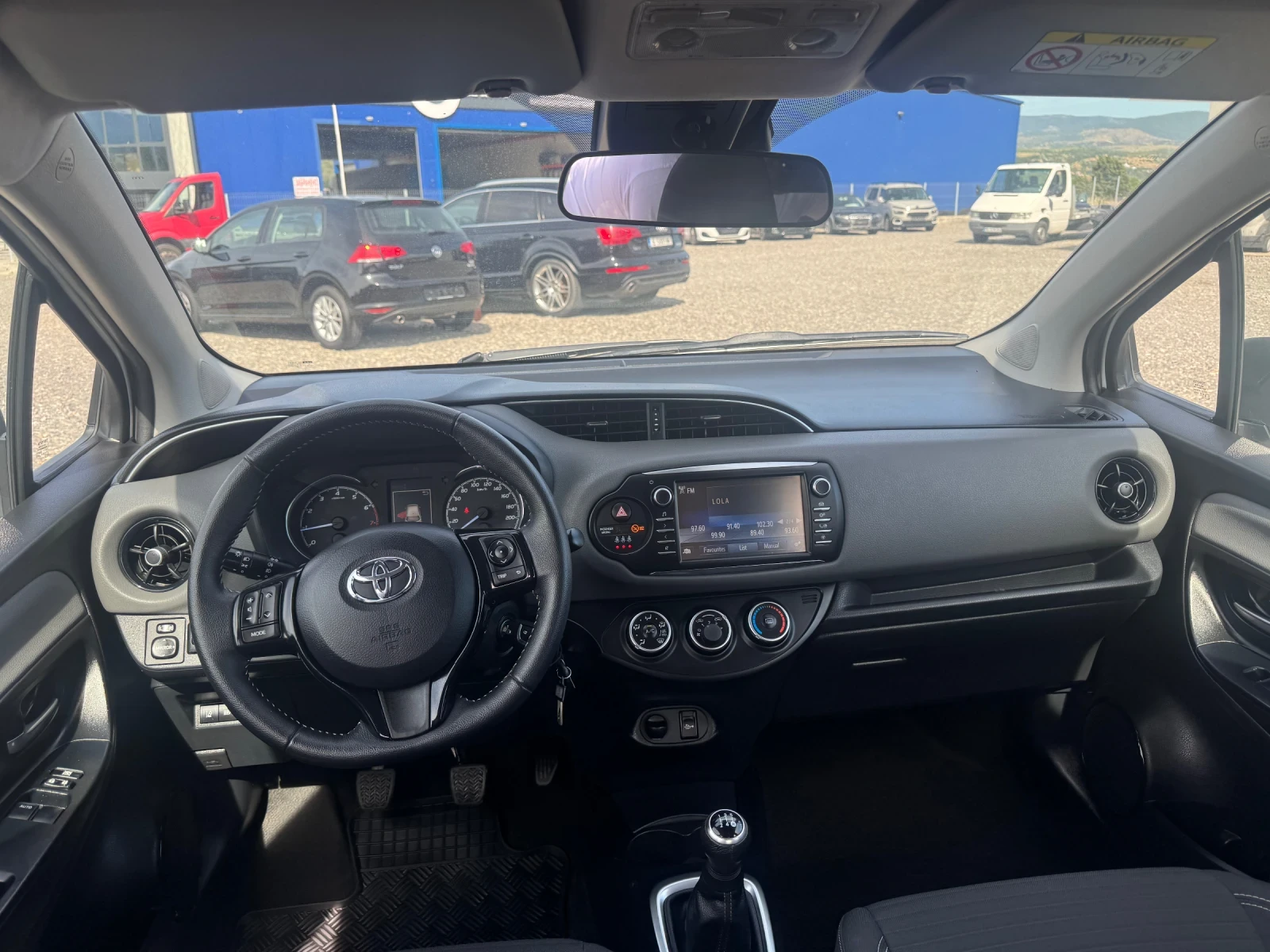 Toyota Yaris 1.0 * 65 000km* , снимка 8 - Автомобили и джипове - 54932892
