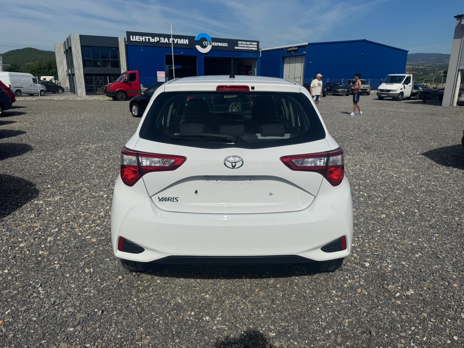 Toyota Yaris 1.0 * 65 000km* , снимка 6 - Автомобили и джипове - 54932892
