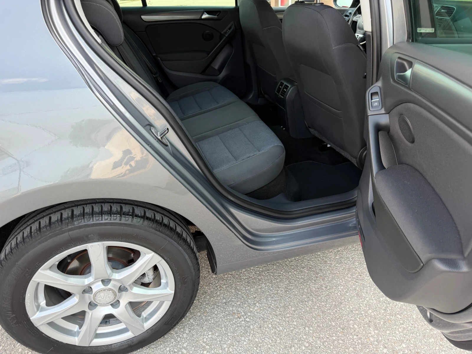 VW Golf 2.0TDI 140к.с. STYLE ГЕРМАНИЯ, снимка 13 - Автомобили и джипове - 55833531