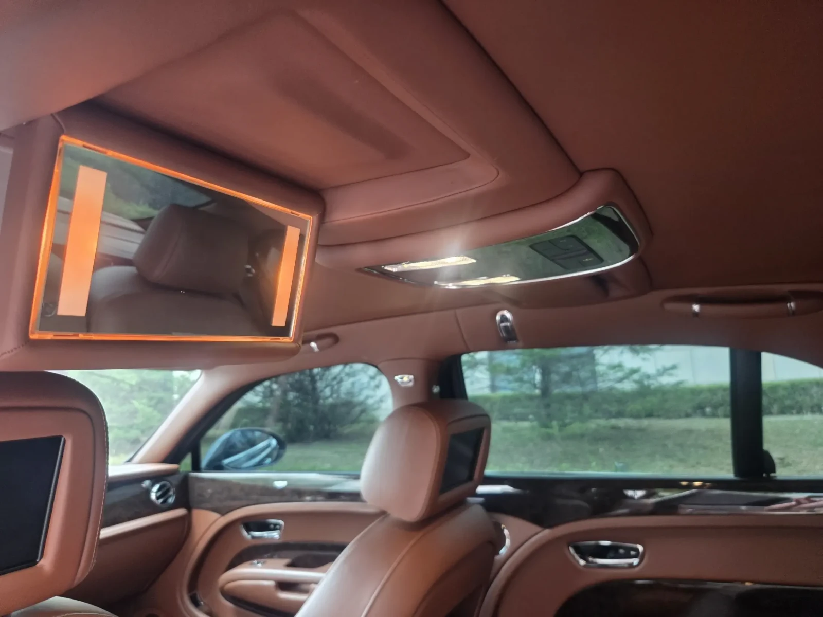 Bentley Mulsanne SOFT CLOSE | DVD | VENTILATED SEATS, снимка 13 - Автомобили и джипове - 55854069