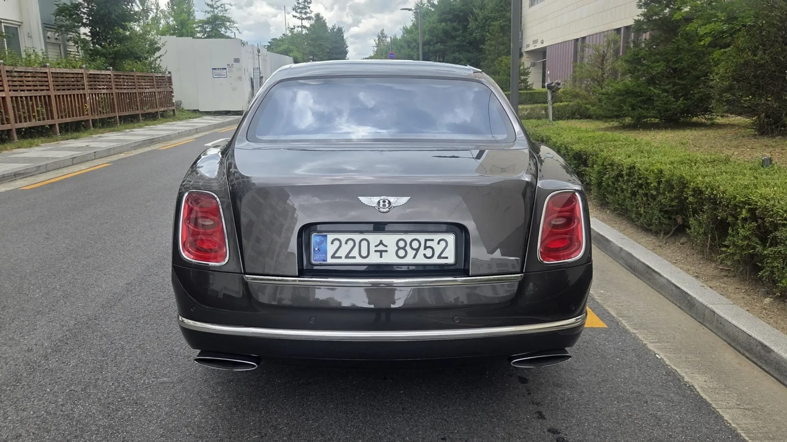 Bentley Mulsanne SOFT CLOSE | DVD | VENTILATED SEATS, снимка 2 - Автомобили и джипове - 55854069