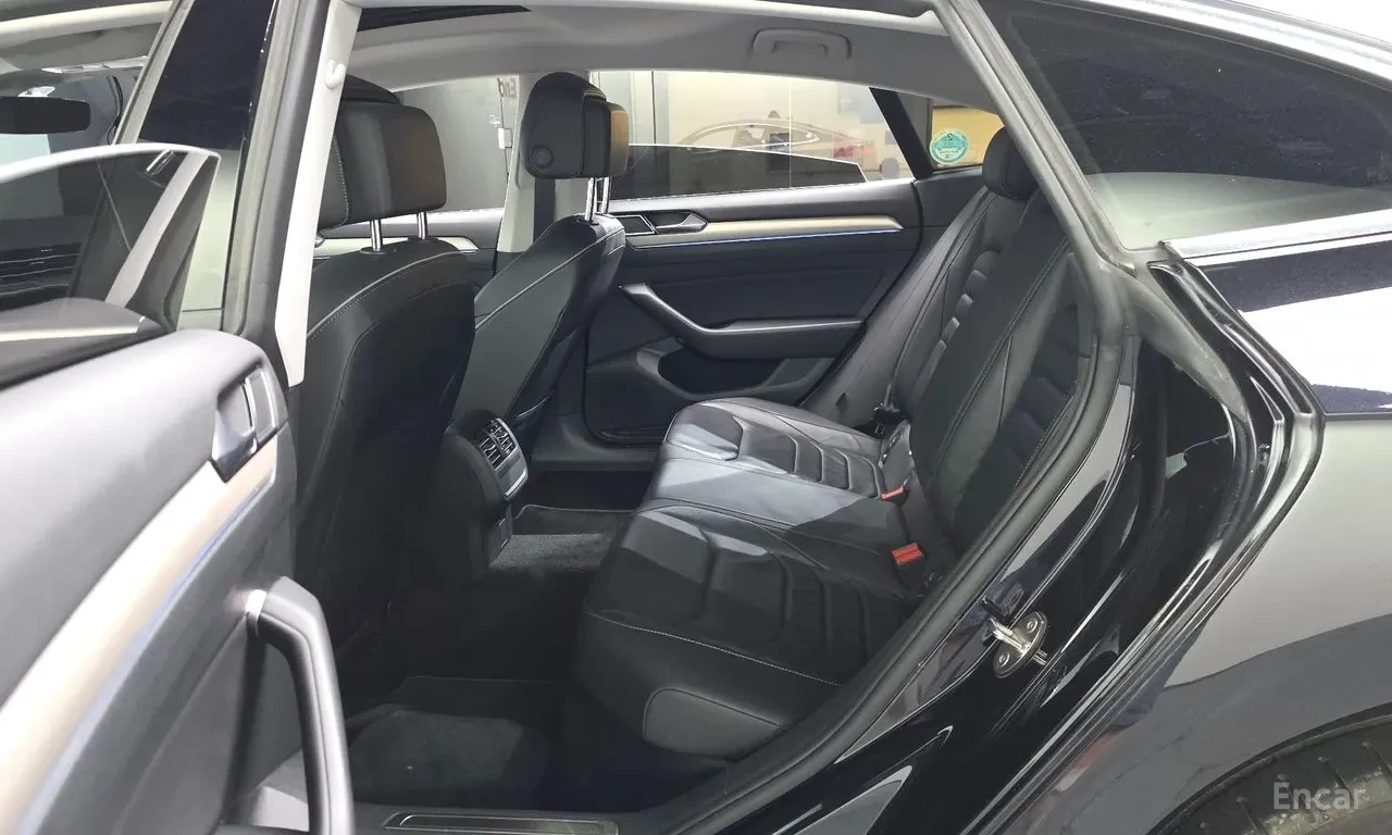 VW Arteon 2.0 TDI / DISTRONIC / ШИБИДАХ / ОБДУХ / ЛИЗИНГ, снимка 10 - Автомобили и джипове - 55874072