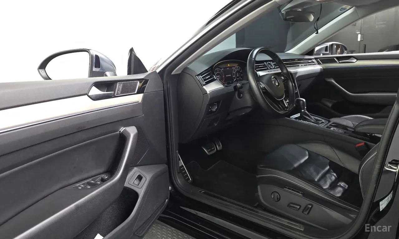 VW Arteon 2.0 TDI / DISTRONIC / ШИБИДАХ / ОБДУХ / ЛИЗИНГ, снимка 9 - Автомобили и джипове - 55874072