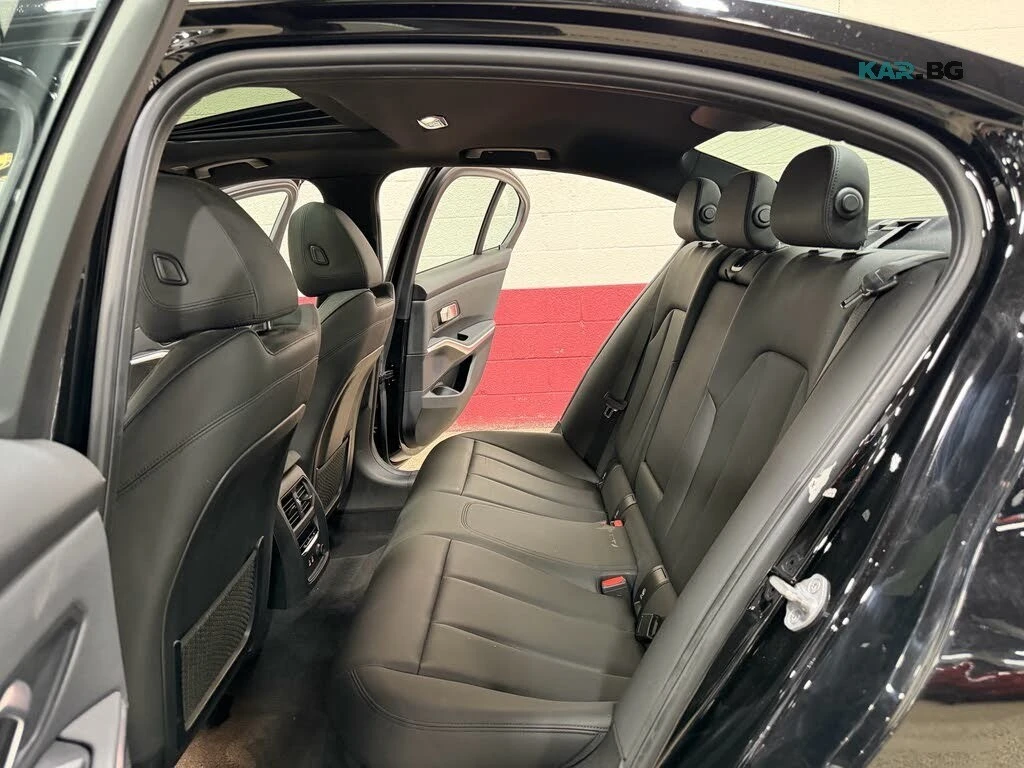 BMW 330 xDrive * Digital Cockpit* АвтоКредит (ЦЕНА ДО БГ), снимка 10 - Автомобили и джипове - 56132337