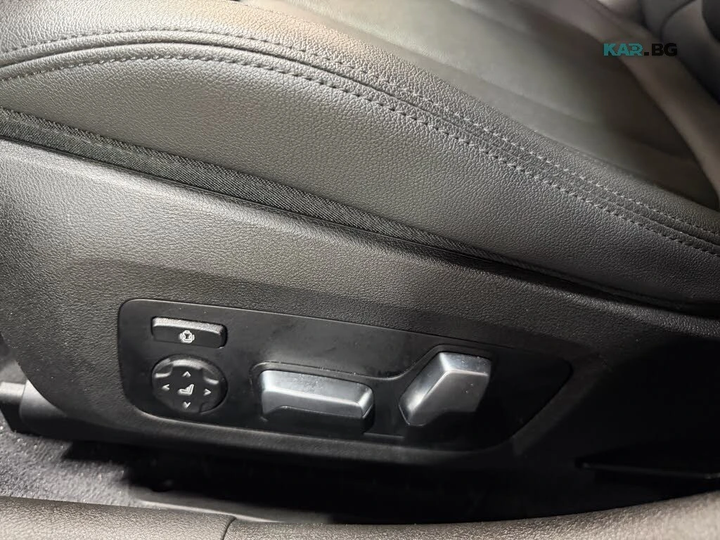 BMW 330 xDrive * Digital Cockpit* АвтоКредит (ЦЕНА ДО БГ), снимка 13 - Автомобили и джипове - 56132337
