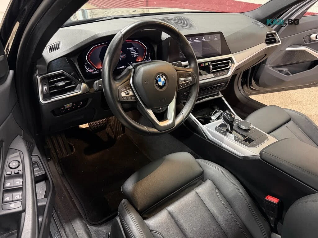 BMW 330 xDrive * Digital Cockpit* АвтоКредит (ЦЕНА ДО БГ), снимка 12 - Автомобили и джипове - 56132337