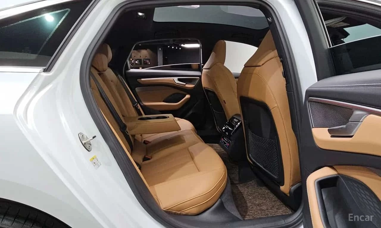 Audi A6 40 TFSI Advanced, снимка 12 - Автомобили и джипове - 56373407