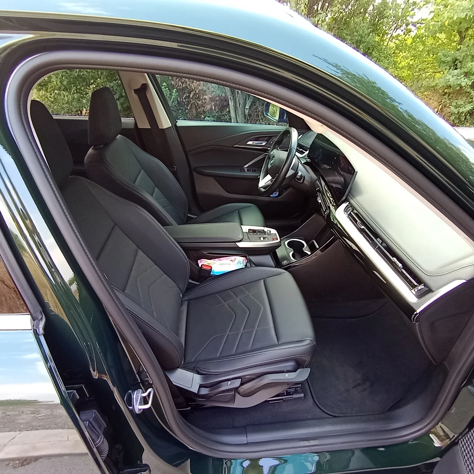 BMW iX1, снимка 14 - Автомобили и джипове - 56515694