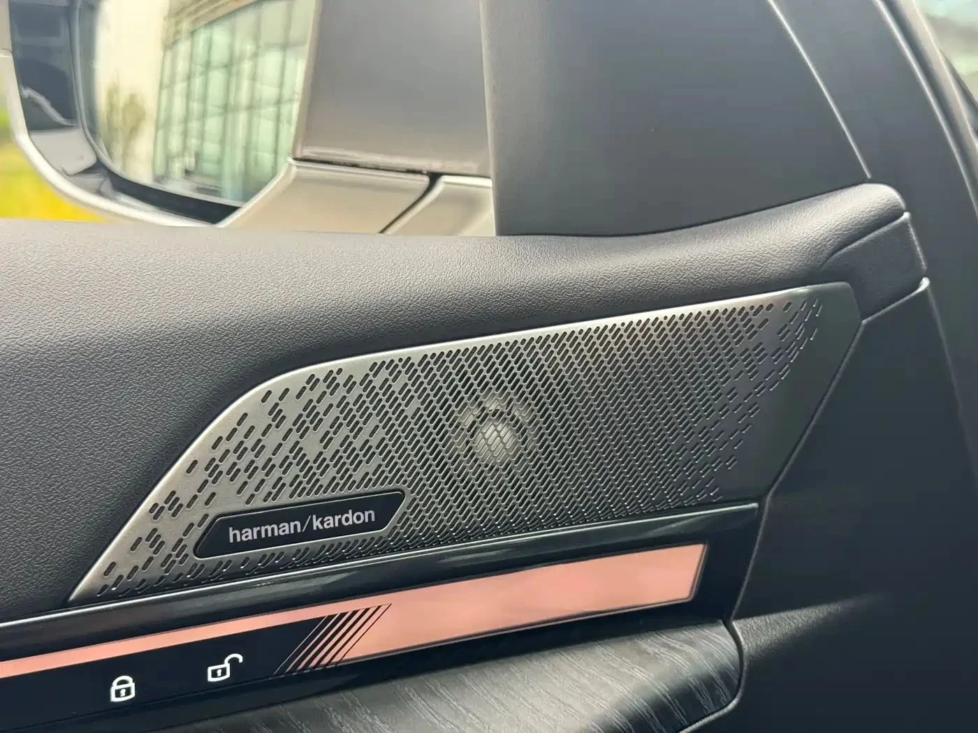 BMW i5, снимка 14 - Автомобили и джипове - 56689647
