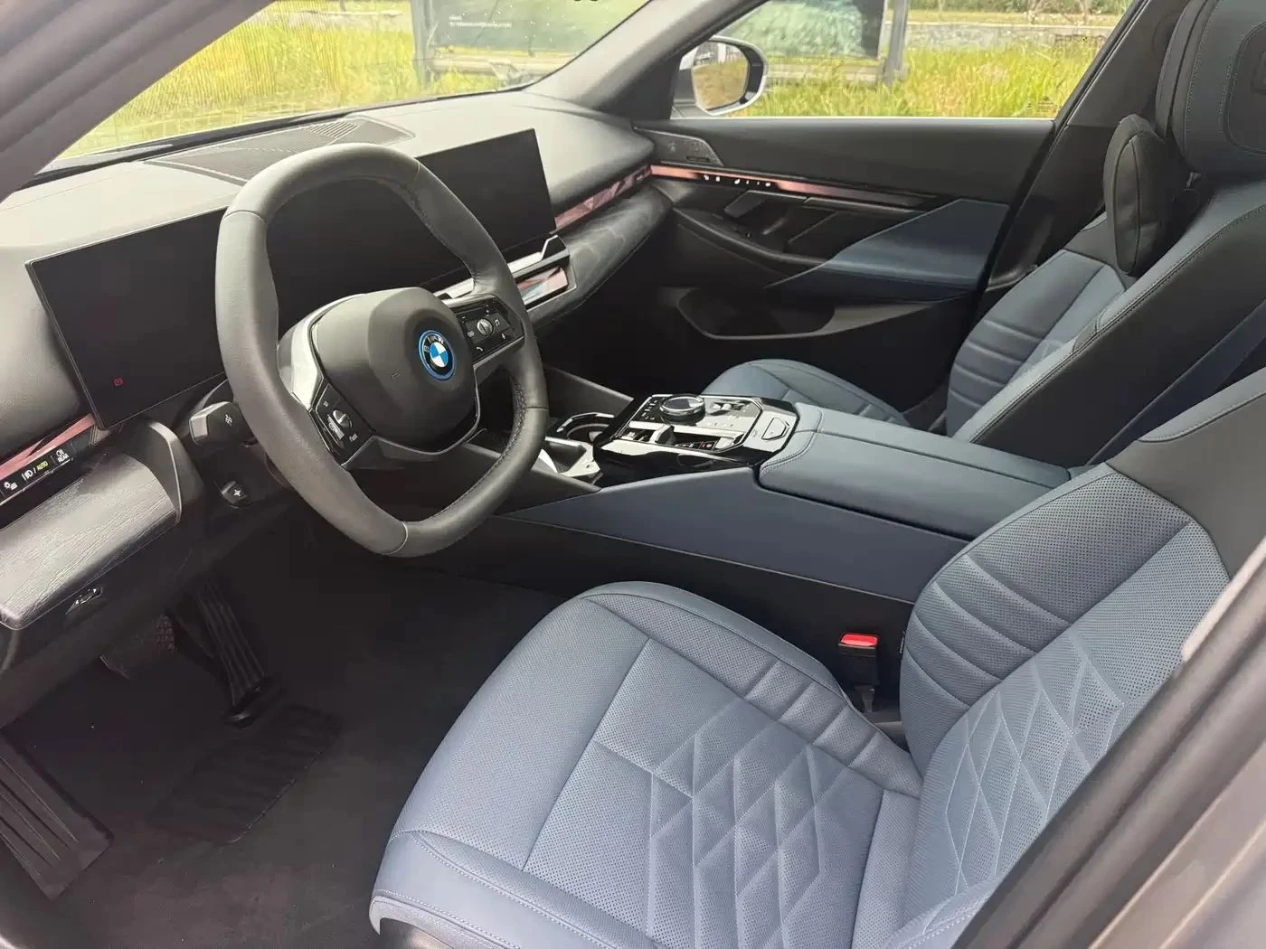 BMW i5, снимка 11 - Автомобили и джипове - 56689647