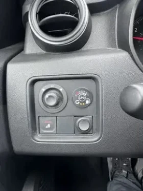 Dacia Duster 1.6i LPG 114hp* КОЖА* ПОДГРЕВ* TV+ DVD* LED* NAVI*, снимка 12 - Автомобили и джипове - 55704696