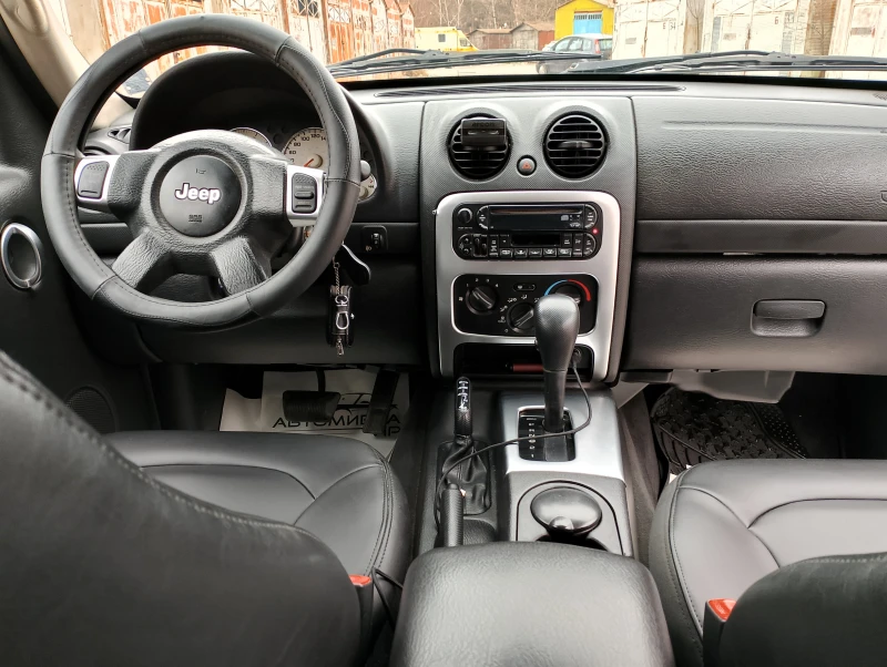 Jeep Cherokee 4х4 Auto 2.8 150 к.с. , снимка 15 - Автомобили и джипове - 44356191