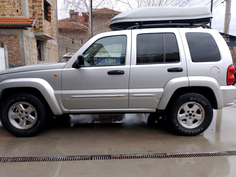 Jeep Cherokee Limited 2.8 150 Automat, снимка 9 - Автомобили и джипове - 44356191