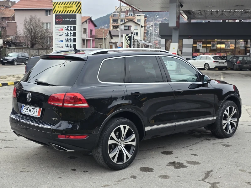 VW Touareg Топ  състояние 3.0 д., снимка 6 - Автомобили и джипове - 52906864