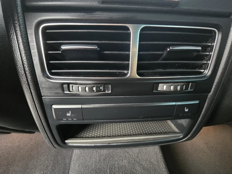 VW Touareg Топ  състояние 3.0 д., снимка 17 - Автомобили и джипове - 52906864