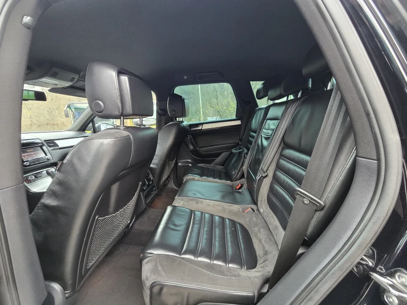 VW Touareg Топ  състояние 3.0 д., снимка 8 - Автомобили и джипове - 52906864
