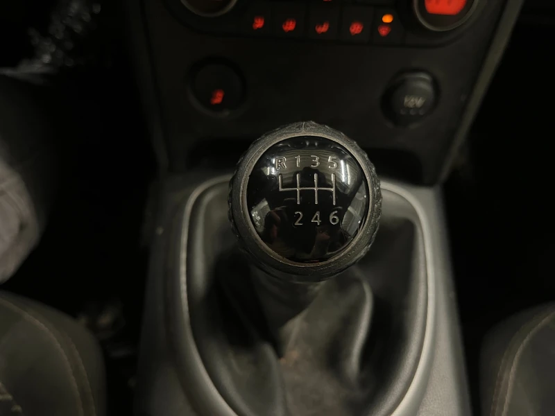 Nissan Qashqai 2.0i-4X4-LPG/GPL, снимка 13 - Автомобили и джипове - 53460522