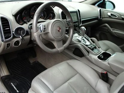 Porsche Cayenne 3.0d, снимка 9 - Автомобили и джипове - 47415691