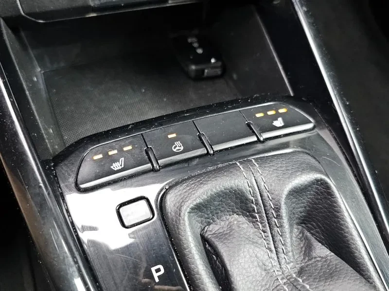 Kia Stonic 1.6 DELUXE | Mobile.bg � ����������� 17
