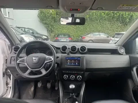 Dacia Duster 1.6i LPG 114hp* КОЖА* ПОДГРЕВ* TV+ DVD* LED* NAVI*, снимка 14 - Автомобили и джипове - 55704696