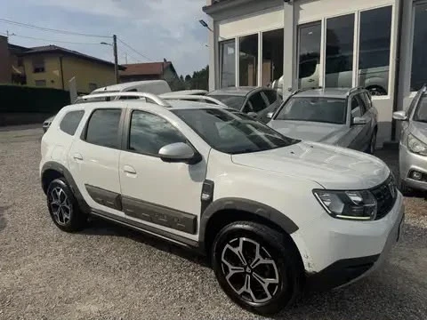 Dacia Duster 1.6i LPG 114hp* КОЖА* ПОДГРЕВ* TV+ DVD* LED* NAVI*, снимка 4 - Автомобили и джипове - 55704696