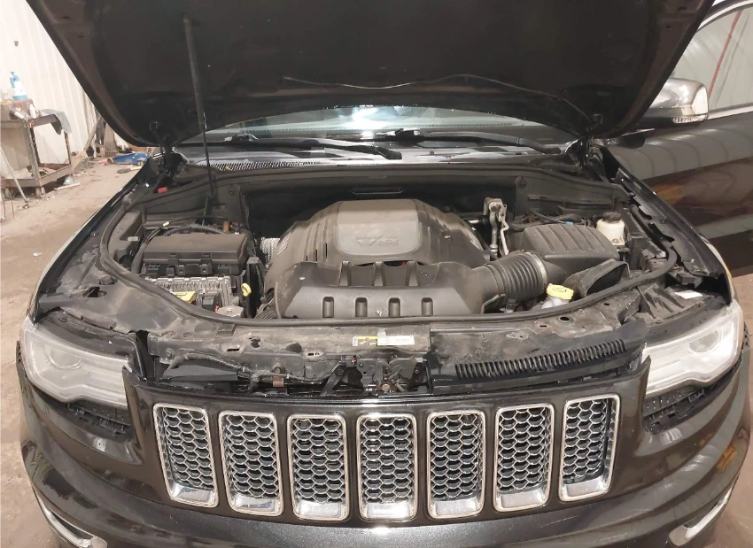 Jeep Grand cherokee SUMMIT 5.7* Обдух* 8ZF* Въздух* Дистроник* Пано*  - изображение 10