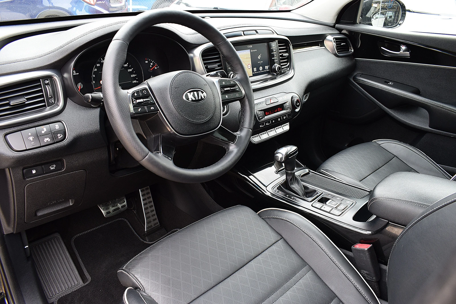 Kia Sorento 2.2ШВЕЙЦАРИЯ/GT-LINE/ДИСТРОНИК/4x4/ОБДУХВАНЕ/360гр - изображение 7