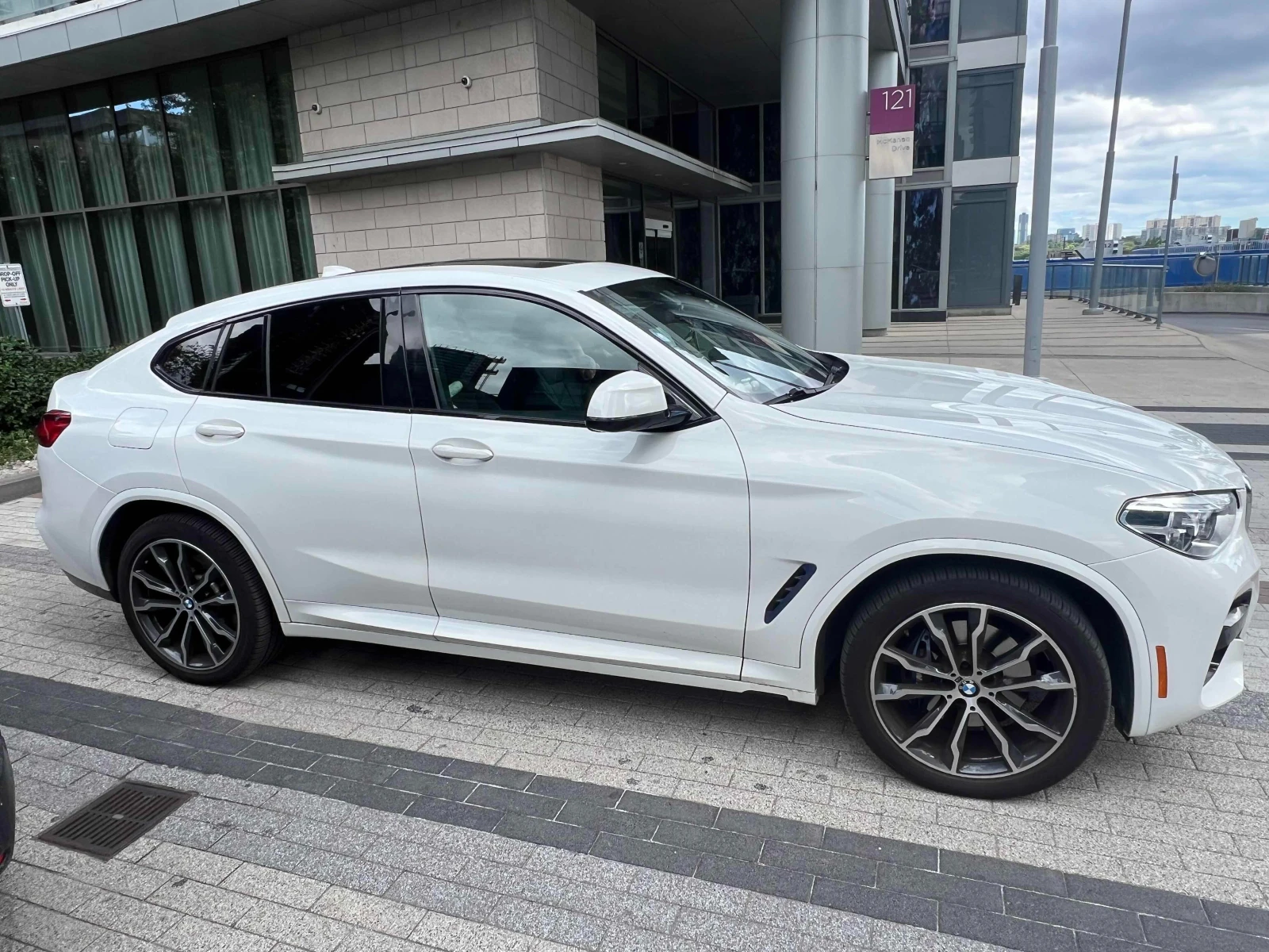 BMW X4 XDrive30i - изображение 4